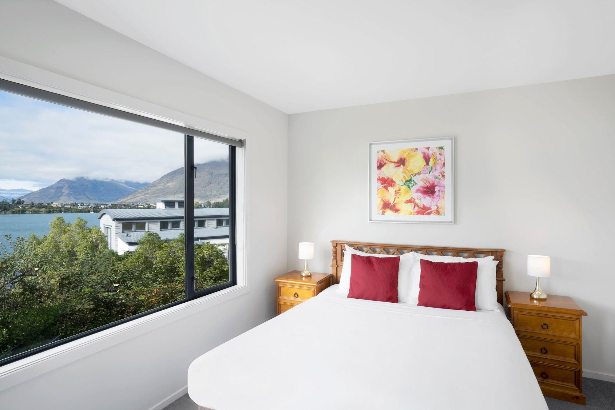 Breakfree The Point 4* Queenstown
