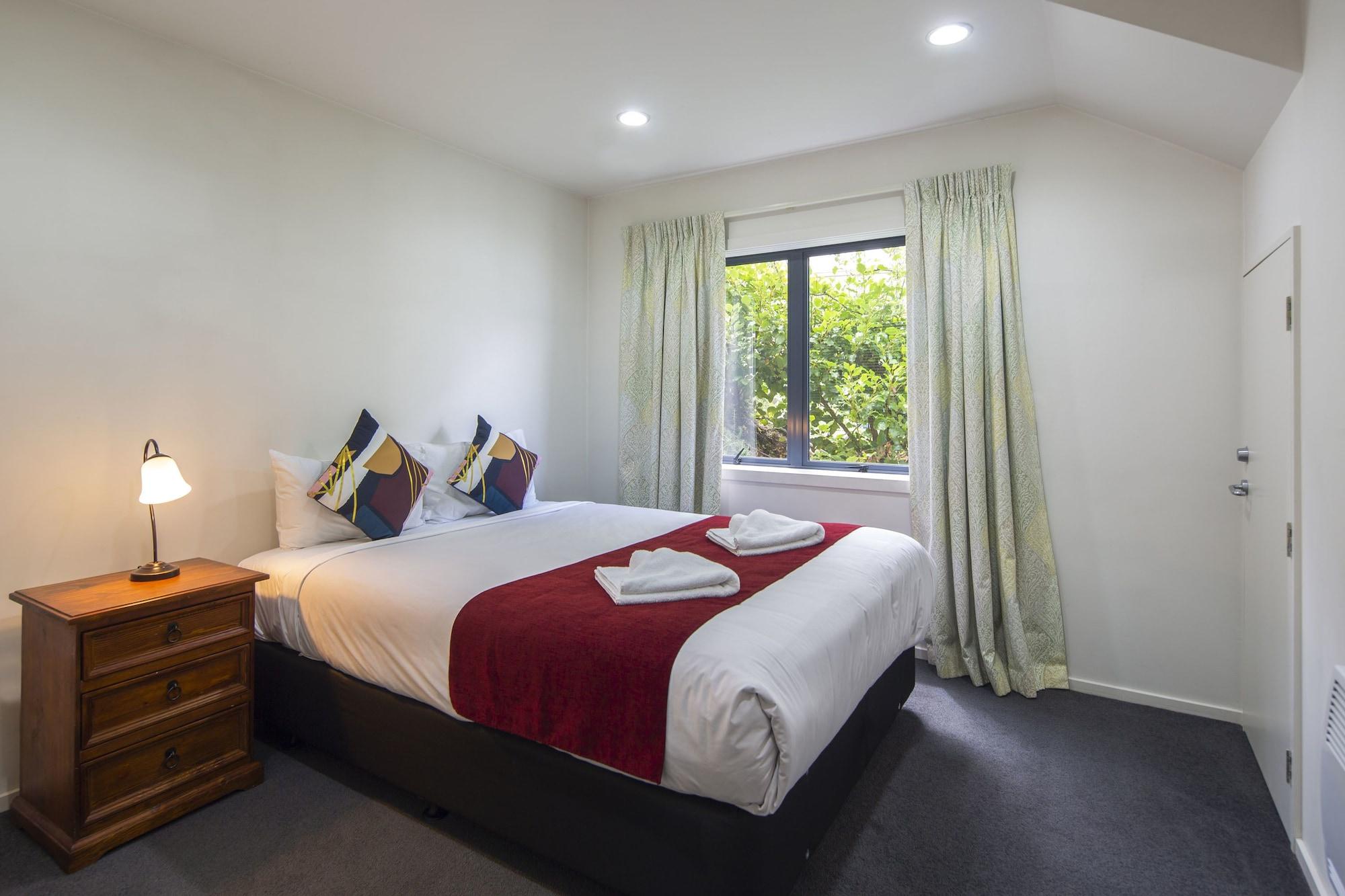 Aparthotel Breakfree The Point 4*