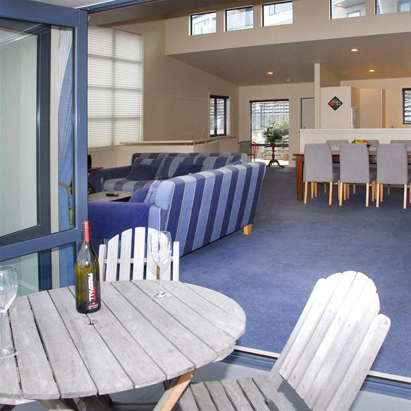 Aparthotel Breakfree The Point 4*